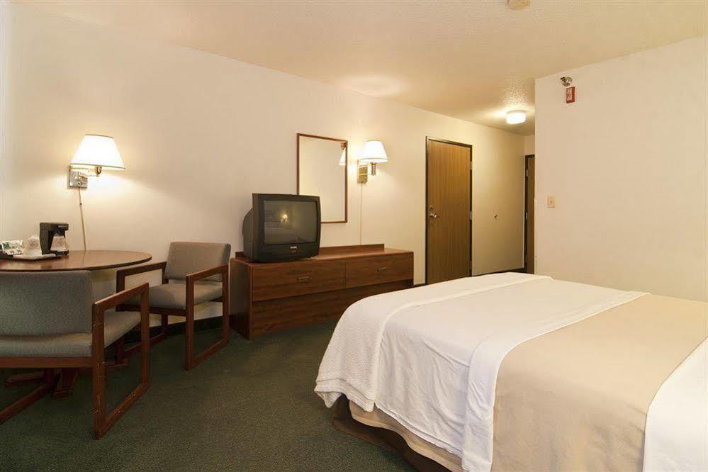 Americas Best Value Inn Zumbrota Bagian luar foto